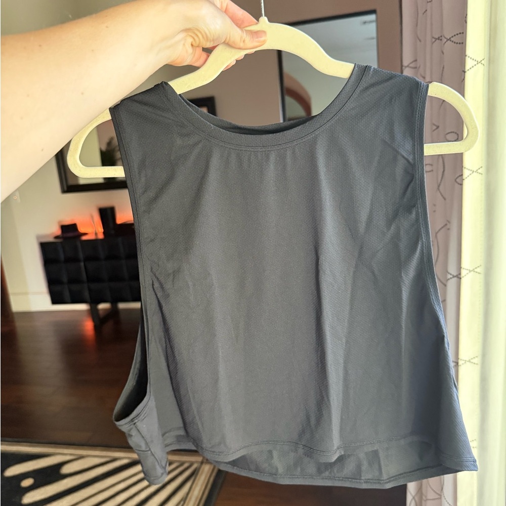 lululemon athletica Black Sleeveless Cropped Tank - Picture 4 of 4